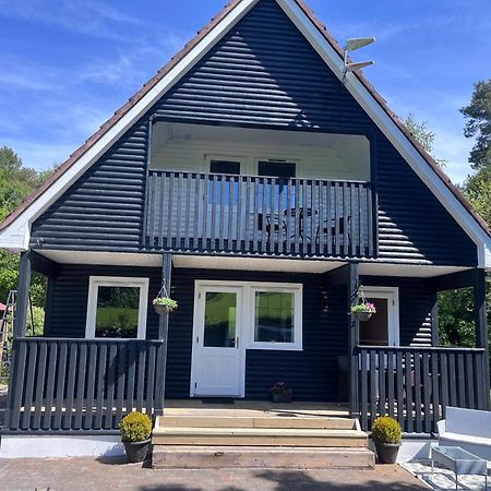 Cosy Lakeside Chalet With Option To Add Private Hot Tub Duneena Екстериор снимка